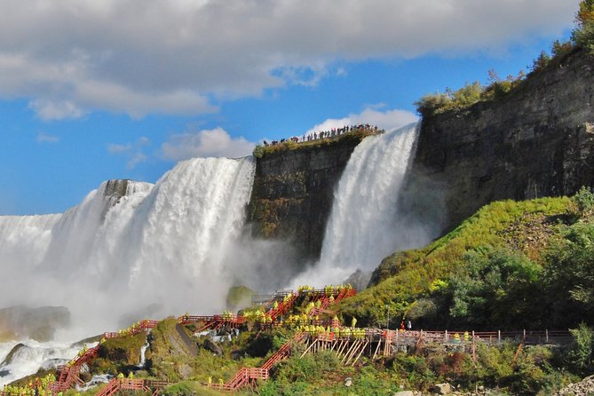 Niagara Falls USA & Canada Tour with Cave, Boat Ride & Skylon - Why seeing both countries matters