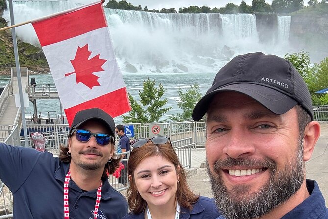 Niagara Falls Walking Tour with Boat Cruise - Walking the Niagara Parkway for 30 minutes