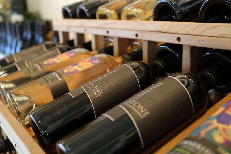 Niagara Falls: Winter Niagara Wine Tour with Transportation - Caroline Cellars and a farmhouse lunch