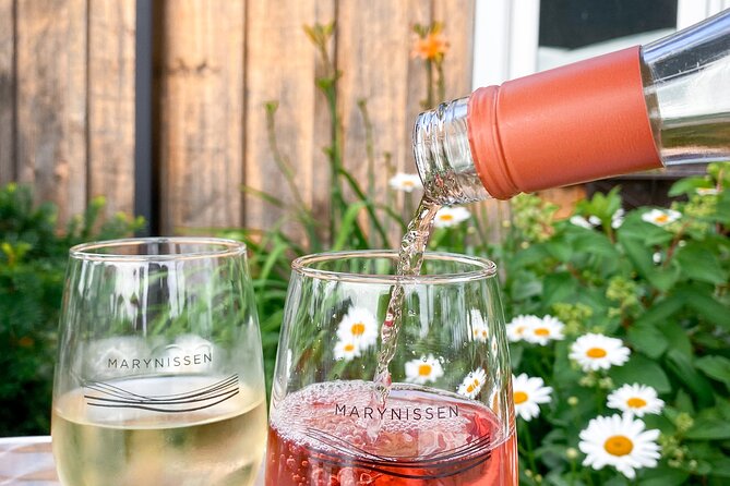 Niagara-on-the-Lake Cycle and Wine-Tasting Tour with Optional Lunch - What the guide adds to the day