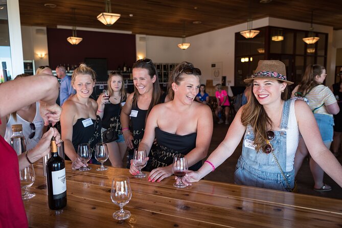 Niagara-on-the-Lake Small Group Wine Tasting Tour - Guides who add local color