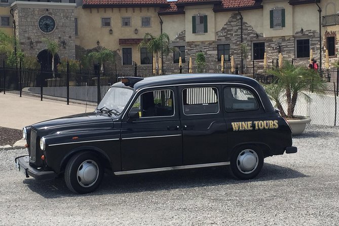 Niagara-on-the-Lake Wine Tour with Lunch -Private Tour in Classic English Cab - What the private format changes
