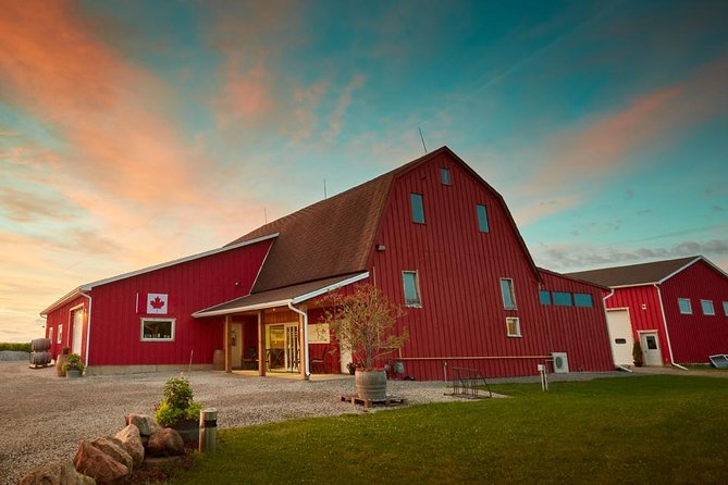 Niagara's Decadent Sparkling and Icewine Tasting - Between the Lines Winery and Its Family Feel