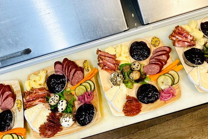 Okanagan Bee Tour and Lunch at Winery in Kelowna - Family visits and who will enjoy this most