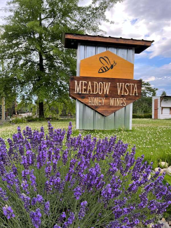 Okanagan Bee Tour, Wine Tasting and Lunch at Kelowna Winery - FAQ