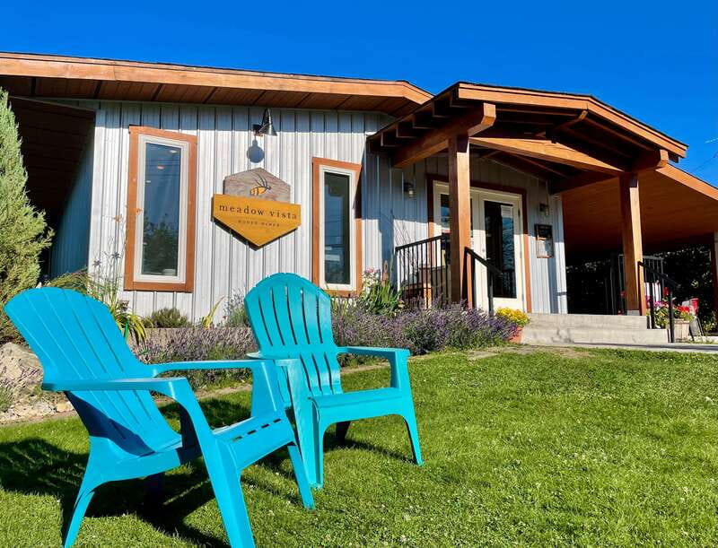 Okanagan Bee Tour, Wine Tasting and Lunch at Kelowna Winery - What the $50 price really covers