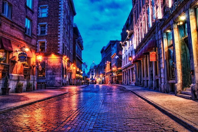 Old Montreal at Twilight Walking Tour Semi-Private - Rue Saint-Paul and the character of Old Montreal