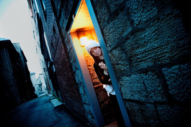 Old Montreal Ghost Walking Tour - The guide is the main attraction