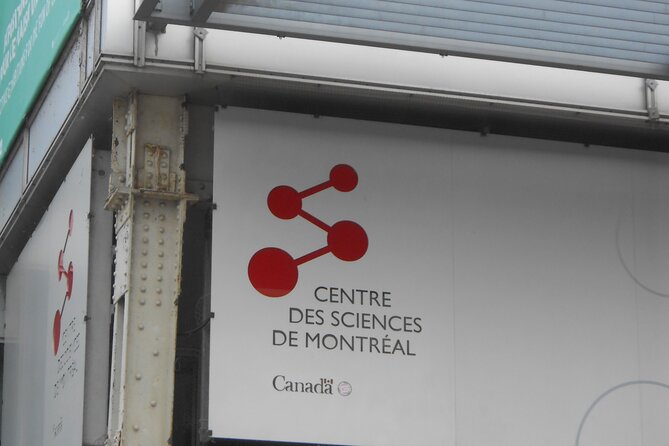 Old Montreal self-guided walking tour & scavenger hunt - Starting west of Old Montreal