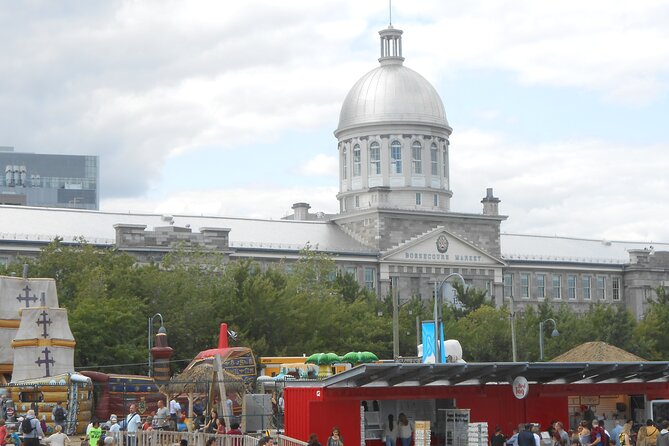 Old Montreal self-guided walking tour & scavenger hunt - Victoria Square and the final downtown stops