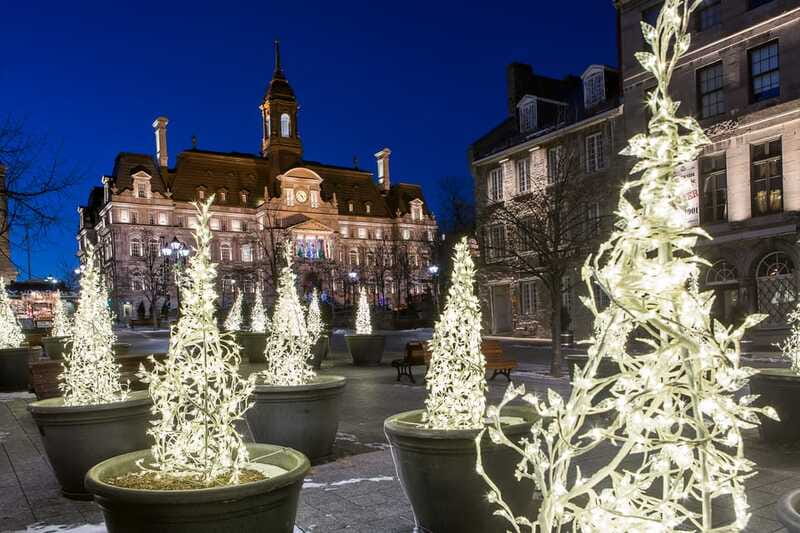 Old Montréal Small-Group Christmas Tour - Jacques-Cartier Place and the decorated old city