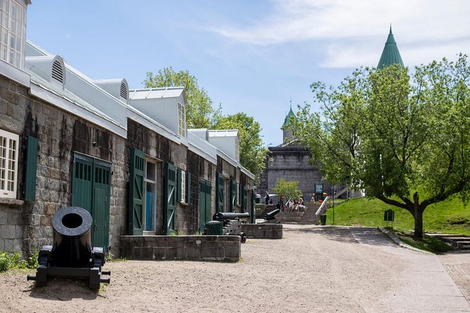 Old Quebec City Food Tour with 10+ Autentic Local Tastings - La Buchette: mushrooms and duck to finish