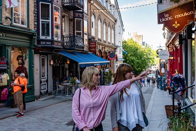 Old Quebec Classique Walking Tour with Funicular - Guides who turn the walk into a conversation