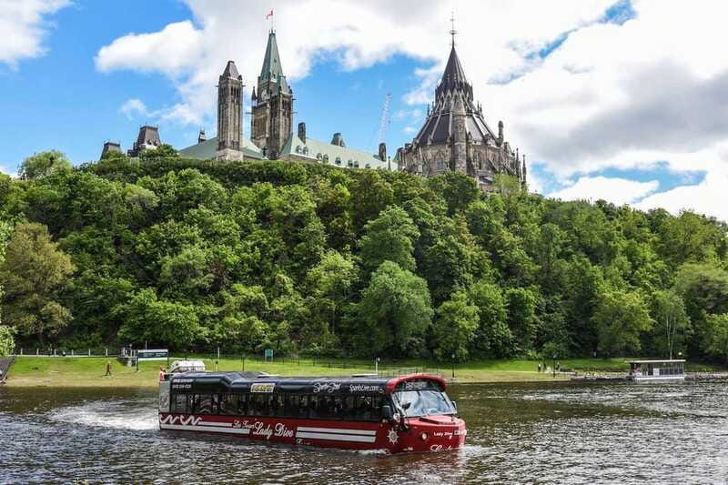 Ottawa: Bilingual Guided City Tour by Amphibious Bus - Crossing the river into a different view of Ottawa