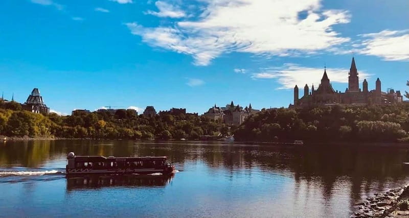 Ottawa: Bilingual Guided City Tour by Amphibious Bus - How it compares with a walking tour or regular bus tour