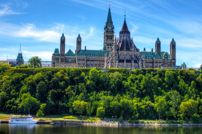 Ottawa Boat Cruise - Paul's Boat Line - The Canadian Museum of History across the river
