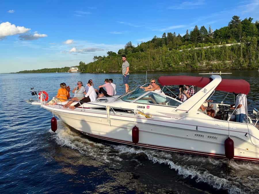 Ottawa: Downtown Yacht Cruise - Wed-Sun @ 6PM - 75 Minutes - Passing Parliament at golden hour