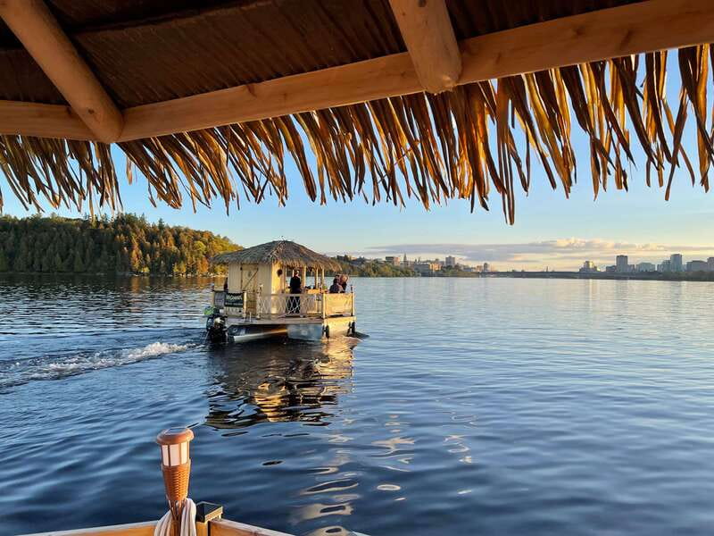 Ottawa: Floating Tiki Bar Cruise on the Ottawa River - The small details that affect comfort