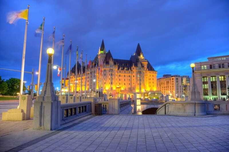 Ottawa: Private Custom Tour with a Local Guide - What the guides bring to the walk