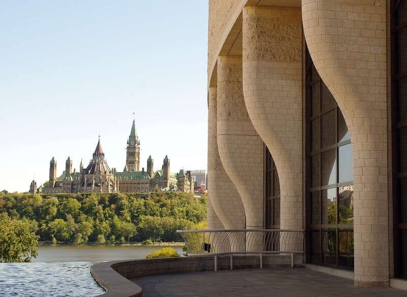 Ottawa: Private Walking Tour with a Local - Ottawa with a local instead of a fixed route