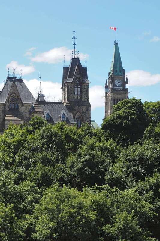 Ottawa: Walking Tour in the Heart of the Capital - Who should book this tour?