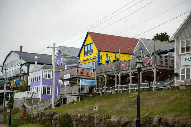Peggy's Cove, Lunenburg and Titanic Cemetery Full Day Tour - A coastal drive to Lunenburg
