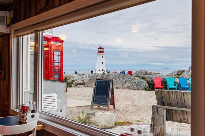 Peggy's Cove Sunset + Halifax Dinner Small Group Night Tour - What the small group changes