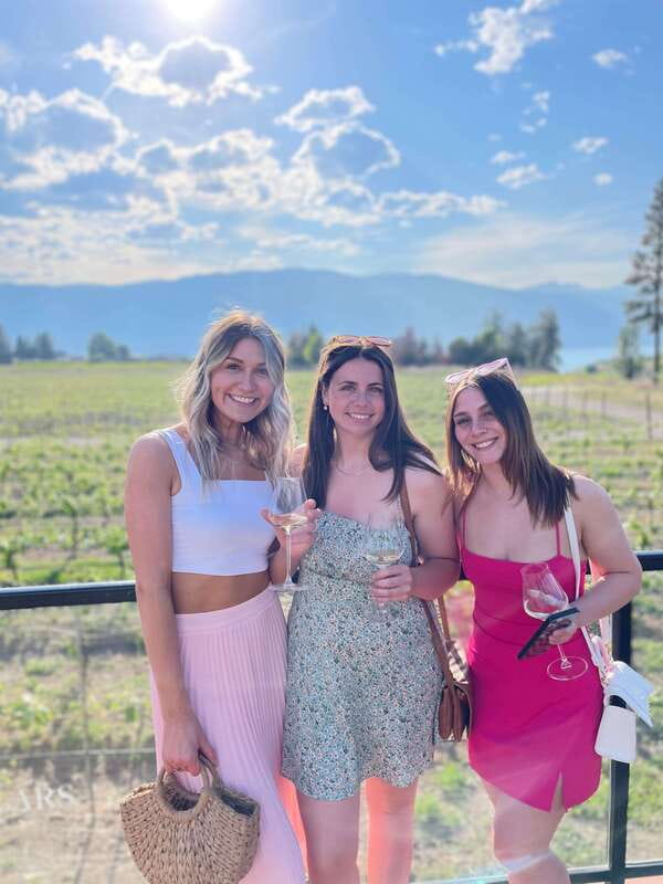 Penticton: Naramata Bench Full Day Guided Wine Tour - Nichol Vineyard adds a short hop and another point of view