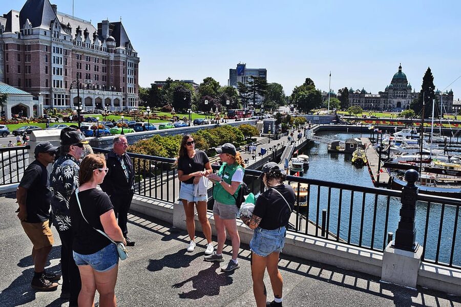 Pickle Pub Crawl: Ferry Rides and Appetizers - Fisherman’s Wharf: memorable setting, limited shelter