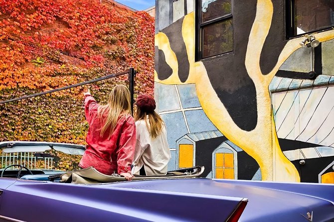 PRIVATE 3-hour COMPLETE tour of Montréal in convertible Cadillac - Notre-Dame Basilica: a photo stop with context