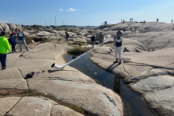 Private 5 Hour Tour to Peggys Cove and Historic Halifax - Vehicle, guide style, and pace