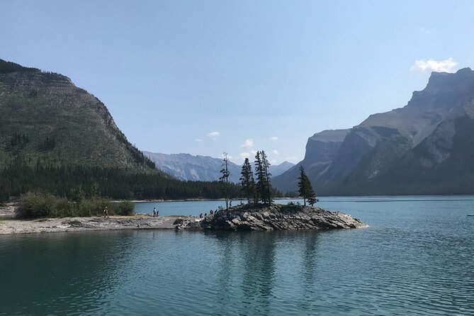 Private Airport Transfer: Calgary to Banff, Canmore, Lake Louise - Handling Larger Groups and Heavy Luggage