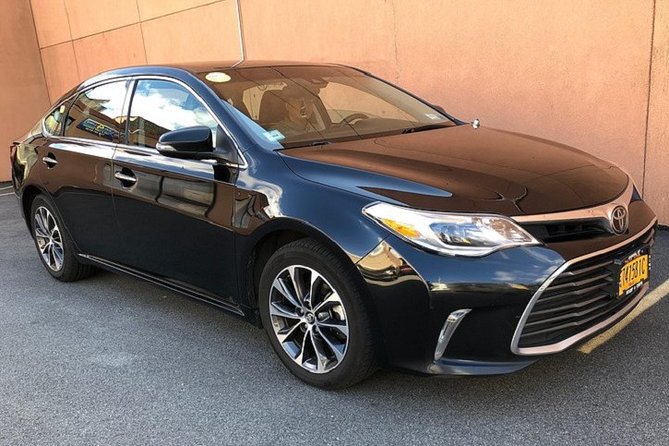 Private Arrival Transfer from Montreal Airport YUL - The ride into downtown Montreal