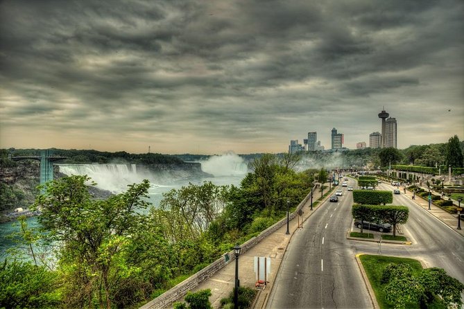 Private Customizable Scenic Niagara Boutique-Winery Day Tour - Starting with Niagara-on-the-Lake’s Heritage District