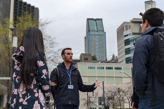 Private Guided Old Montréal and Downtown Walking Tour - The first 90 minutes in Centre-Ville