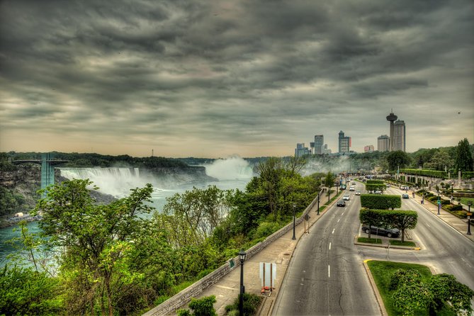 Private ONE-Way Direct Transfer Niagara Falls to Toronto Downtown - Key points at a glance