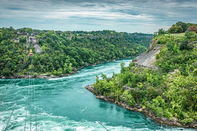 Private ONE-Way Direct Transfer Niagara Falls to Toronto Downtown - Luggage, children, and group size