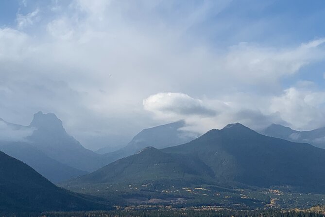 Private Tour: Majestic Mountains PHOTO SAFARI Drive - 4H - Winter support for uncertain footing