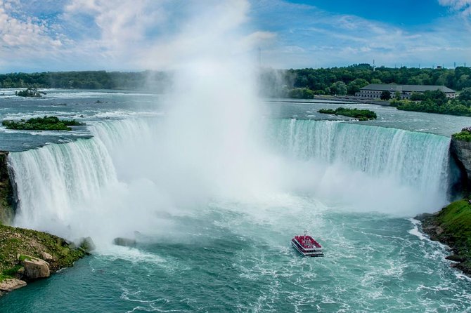 Private Tour of Niagara Falls with Niagara City Cruise - What the vehicle and group size mean