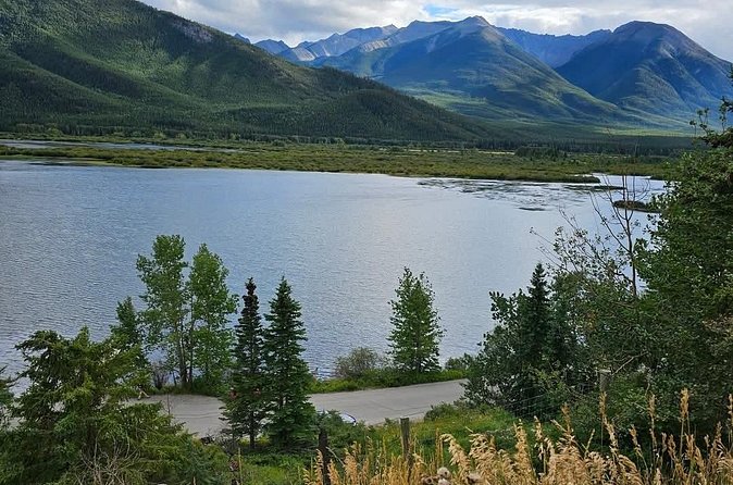Private Transfer from Banff to Calgary or Calgary Airport - Timing your airport departure
