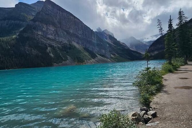 Private Transfer from Banff to Calgary or Calgary Airport - Why the private SUV format matters