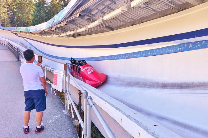 Private Whistler Sightseeing Tour: Discover all of Whistler in Comfort! - Green Lake and Rainbow Park show two sides of Whistler