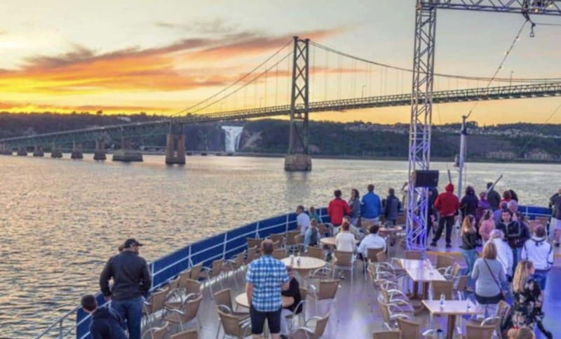 Québec City: 2-Hour Cocktail & DJ Evening Cruise - My verdict: book it for the music, not the commentary