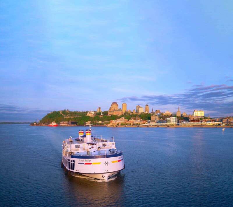 Québec City: 2-Hour Cocktail & DJ Evening Cruise - Music, dancing, and the outdoor deck