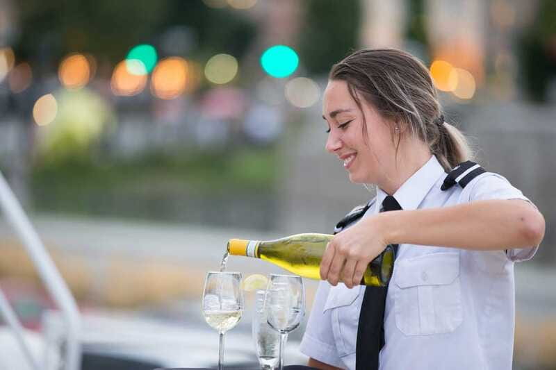 Québec City: 3 or 5-Course Dinner Cruise with DJ & Dancing - Should you book it?
