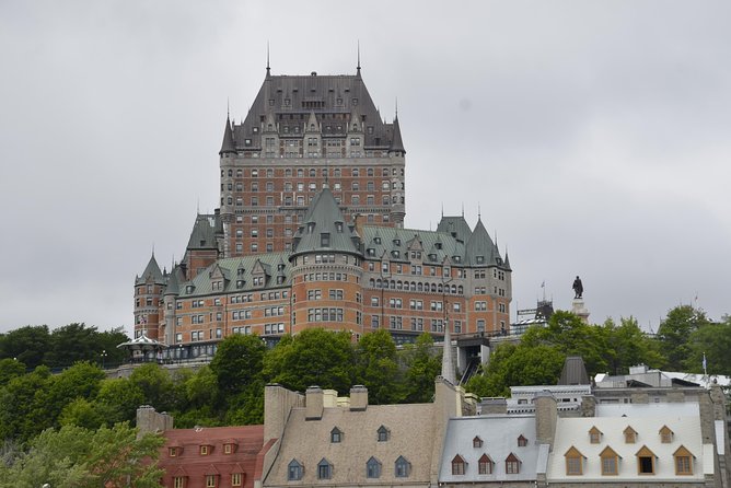 Quebec City: Electric Bike Tour - A short pause at Joan of Arc Garden