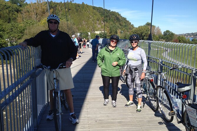 Quebec City: Electric Bike Tour - Parliament, the Citadel, and the upper city