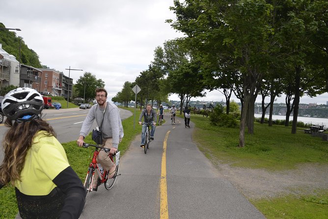 Quebec City: Electric Bike Tour - The guides and the history lesson