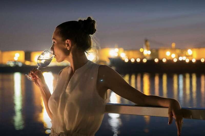 Québec City: Evening Cruise with Live DJ - Who will enjoy this cruise most
