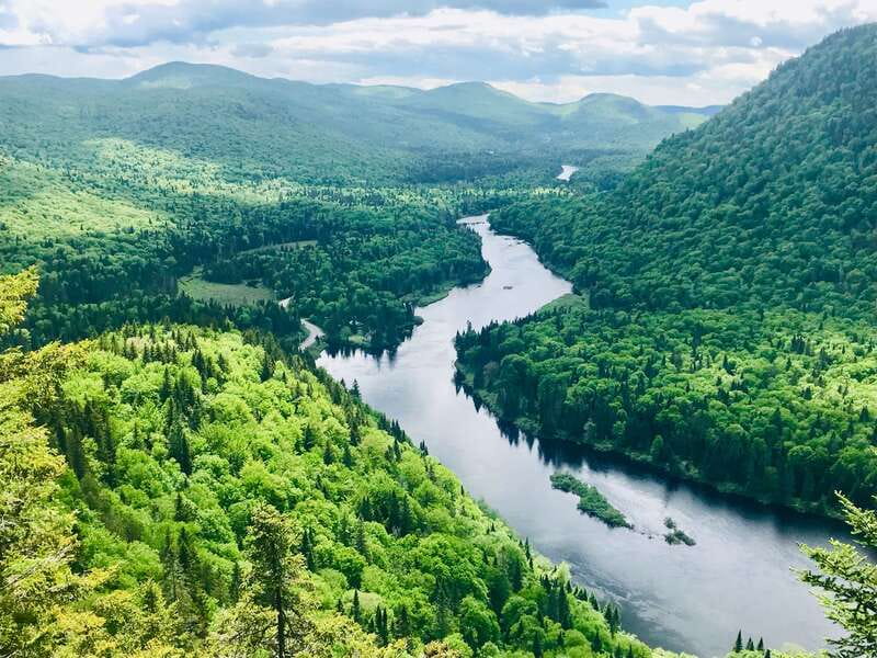 Quebec City: Guided Hike in Jacques-Cartier National Park - Regional tastings and the included lunch